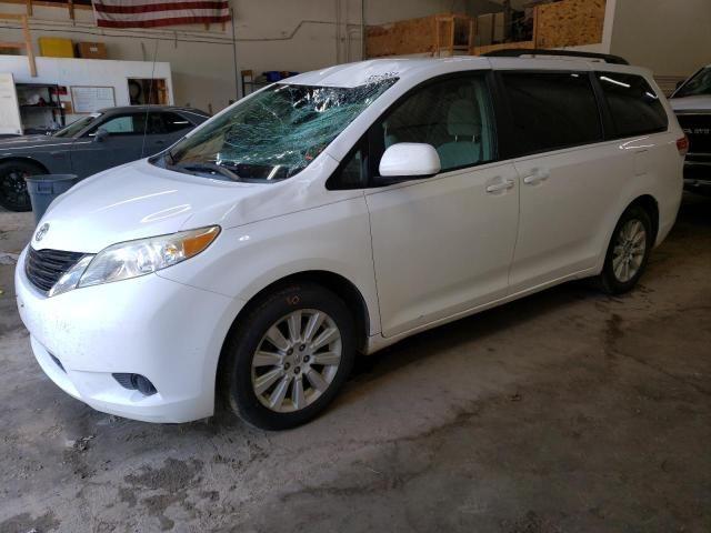 2014 Toyota Sienna LE