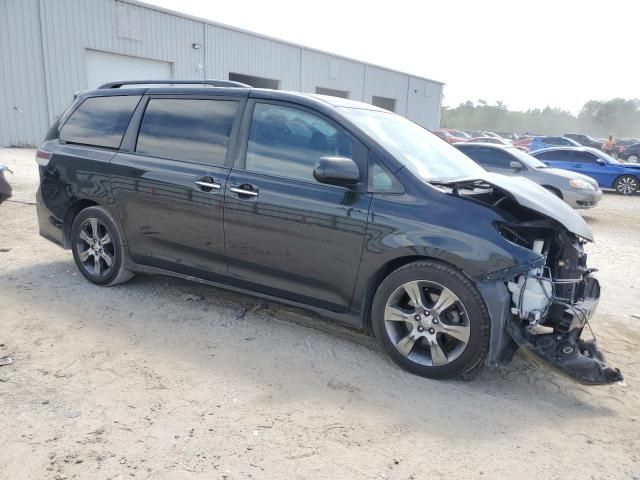 2016 Toyota Sienna SE