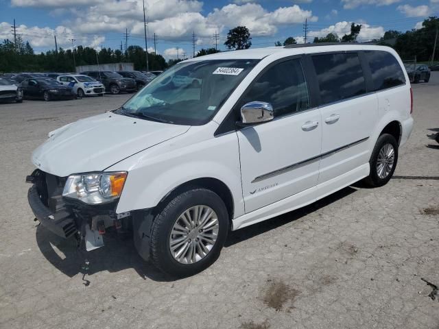 2015 Chrysler Town & Country Touring L