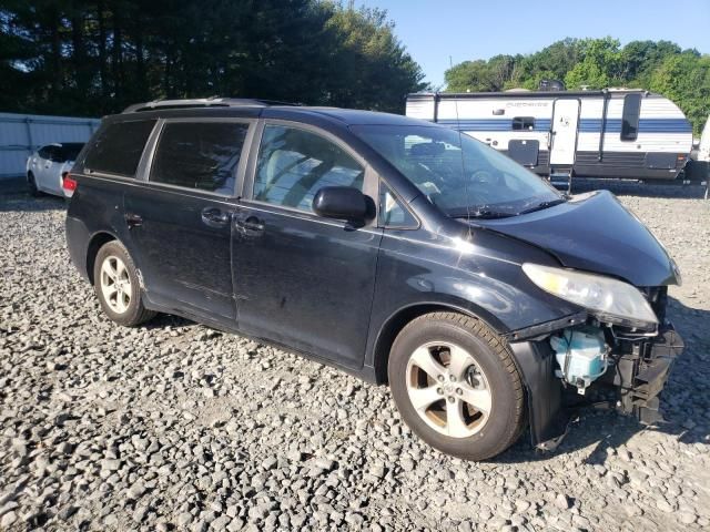 2011 Toyota Sienna LE