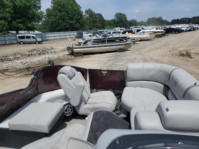 2018 Sweetwater Pontoon