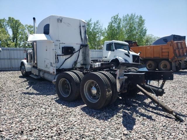 2001 Freightliner Conventional FLD120