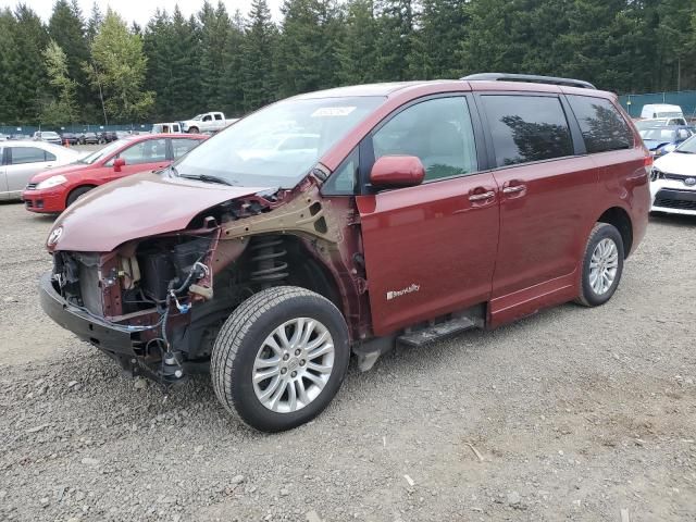 2014 Toyota Sienna XLE