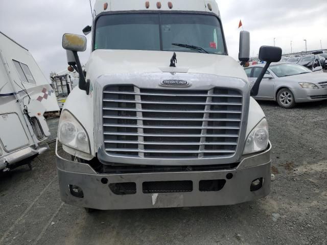 2013 Freightliner Cascadia 125