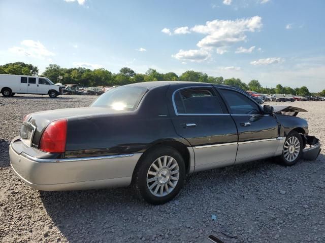 2003 Lincoln Town Car Signature