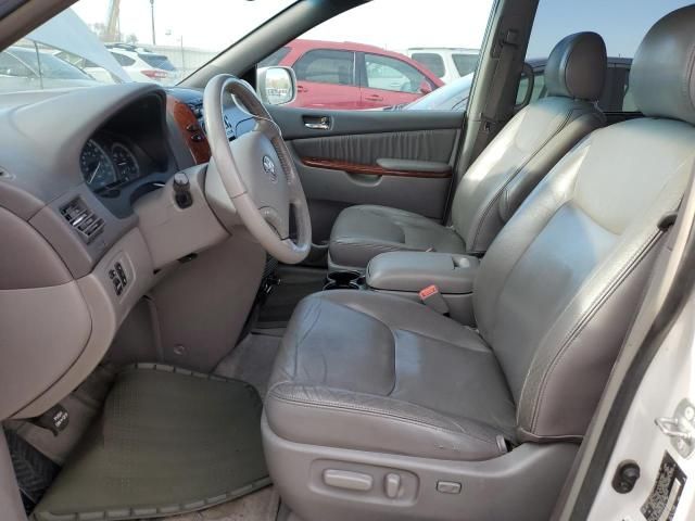 2005 Toyota Sienna XLE