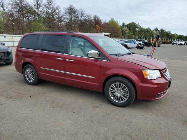 2013 Chrysler Town & Country Touring L