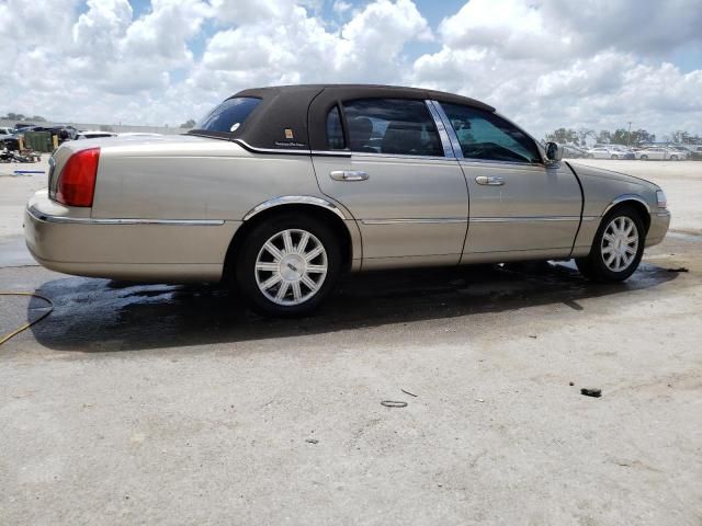 2011 Lincoln Town Car Signature Limited