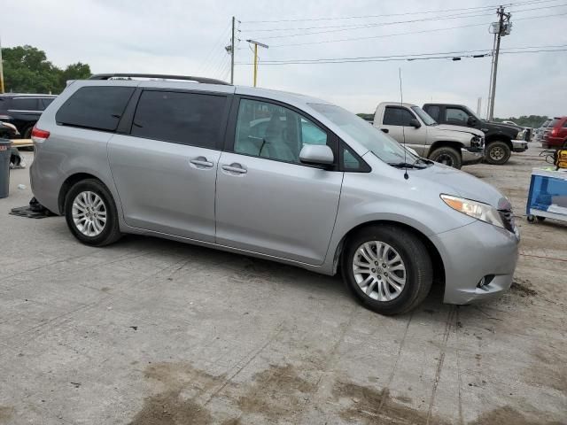 2012 Toyota Sienna XLE