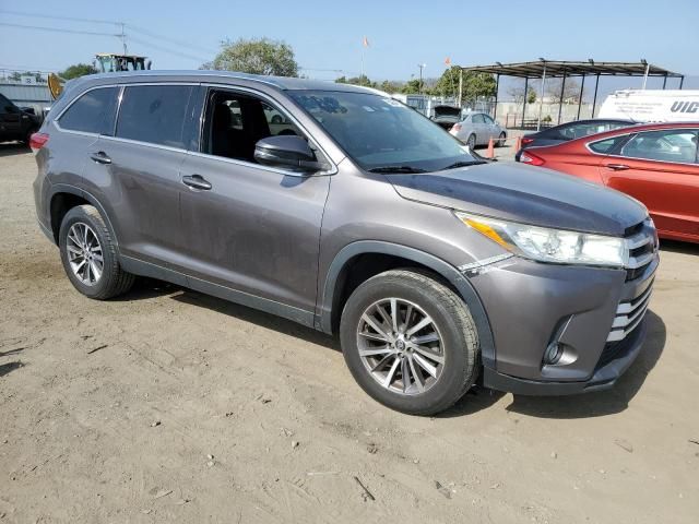 2019 Toyota Highlander SE