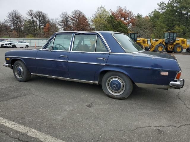 1970 Mercedes-Benz 220