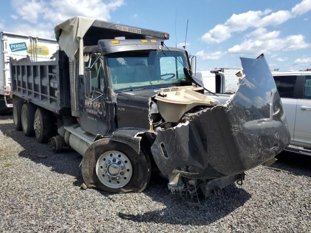 2000 Freightliner Medium Conventional FL112