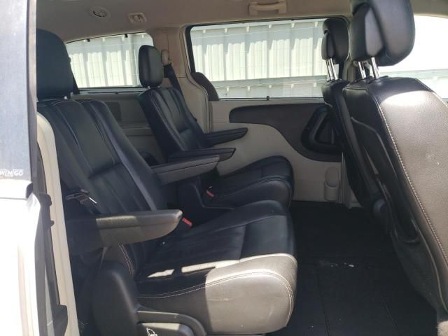 2012 Chrysler Town & Country Touring L