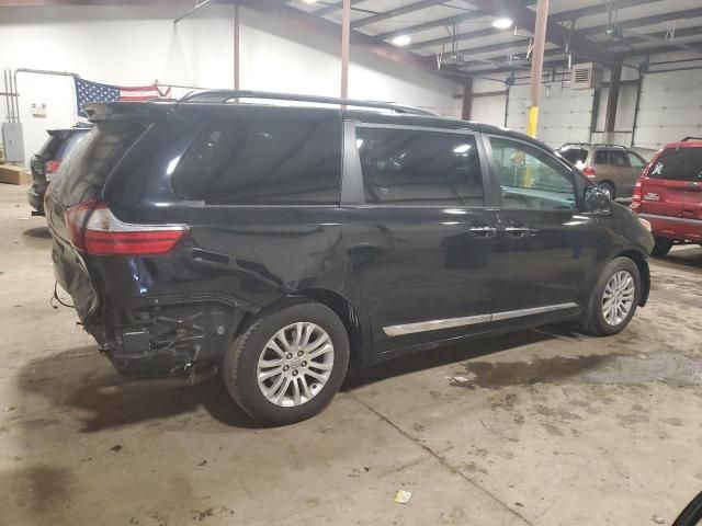 2017 Toyota Sienna XLE