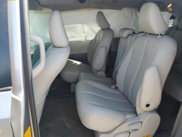 2013 Toyota Sienna XLE