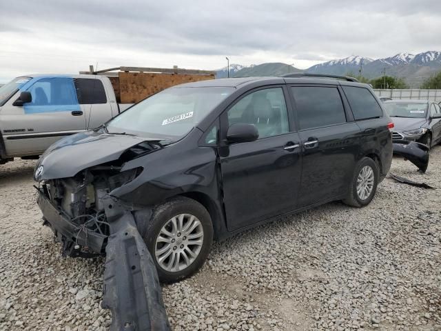 2014 Toyota Sienna XLE