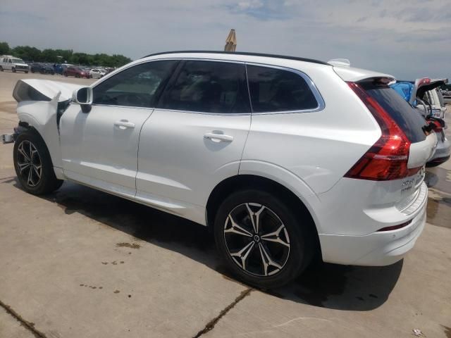 2022 Volvo XC60 B5 Momentum