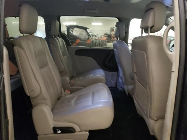 2012 Chrysler Town & Country Touring L