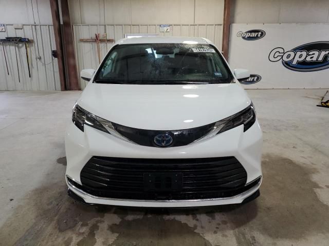 2021 Toyota Sienna XLE