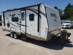 Camiones salvage sin ofertas aún a la venta en subasta: 2016 Rockwood Travel Trailer