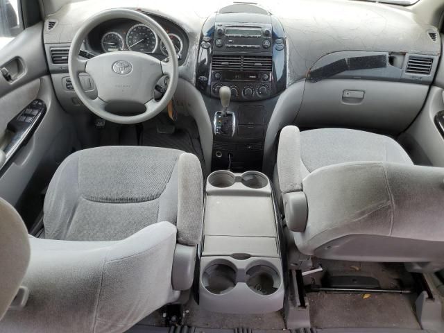 2004 Toyota Sienna CE