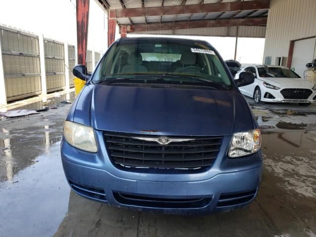 2007 Chrysler Town & Country LX