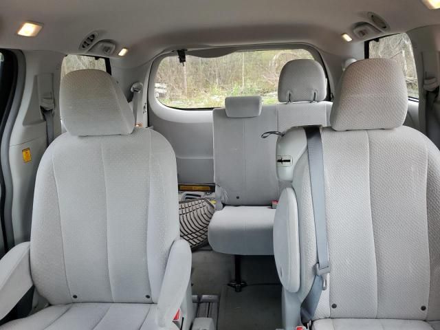 2013 Toyota Sienna LE