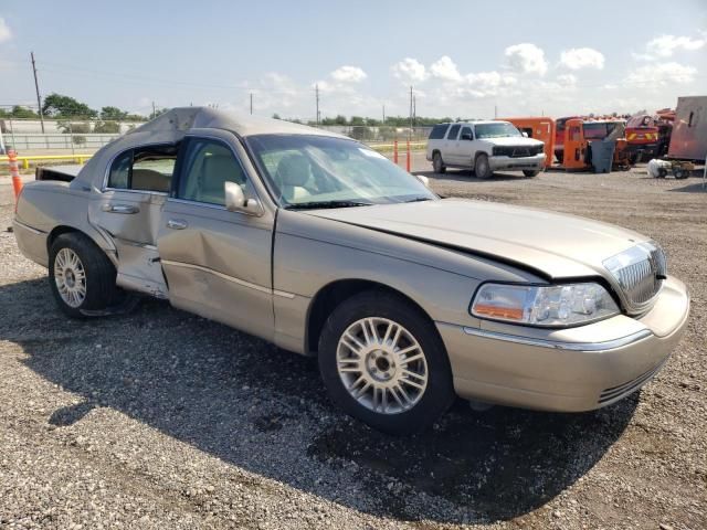 2011 Lincoln Town Car Signature Limited