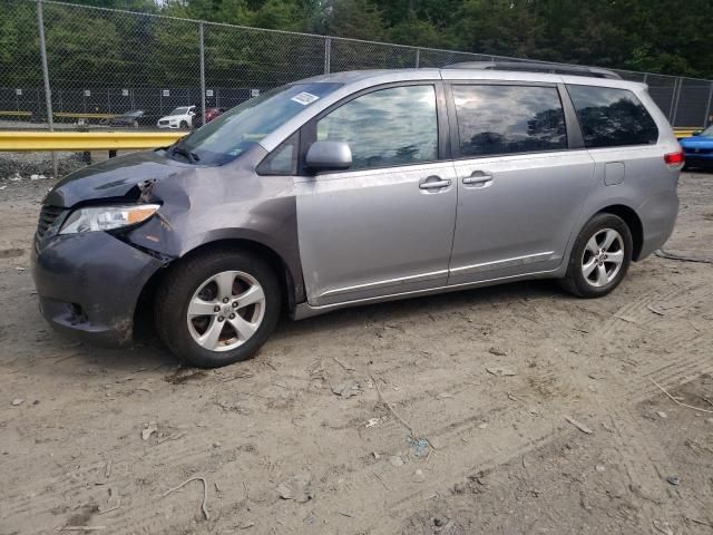 2011 Toyota Sienna LE