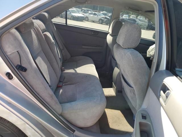 2004 Toyota Camry LE