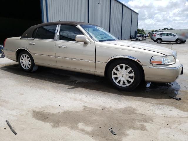 2011 Lincoln Town Car Signature Limited