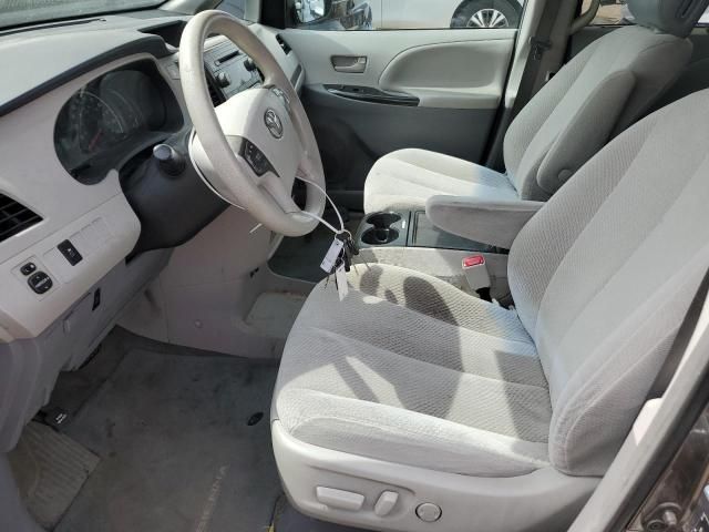 2013 Toyota Sienna LE