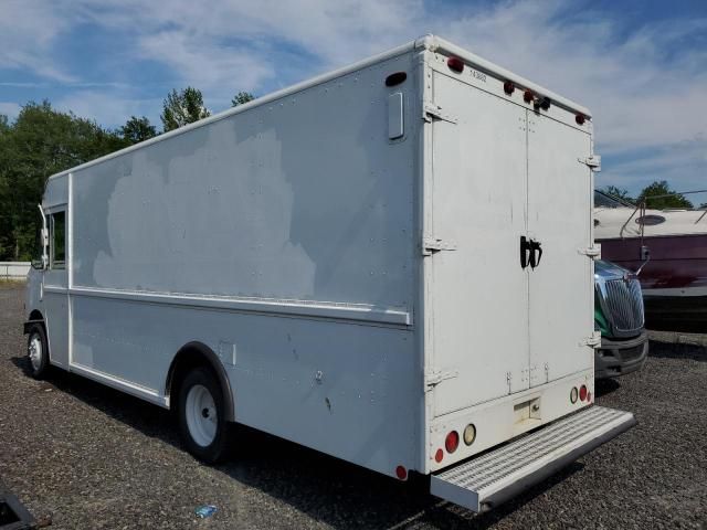 2000 Freightliner Chassis M Line WALK-IN Van