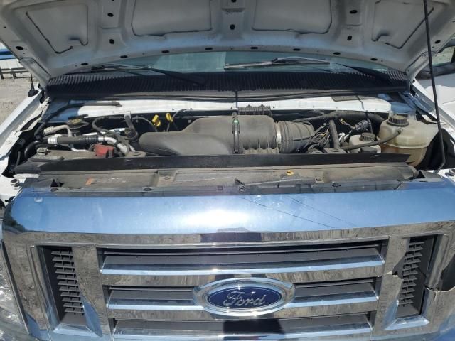 2019 Ford Econoline E350 Super Duty Cutaway Van