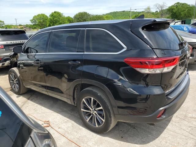 2017 Toyota Highlander SE