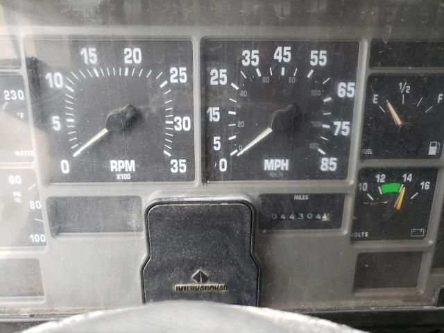 2001 International 4000 4700