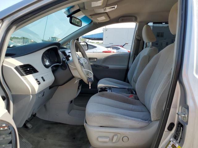 2014 Toyota Sienna LE