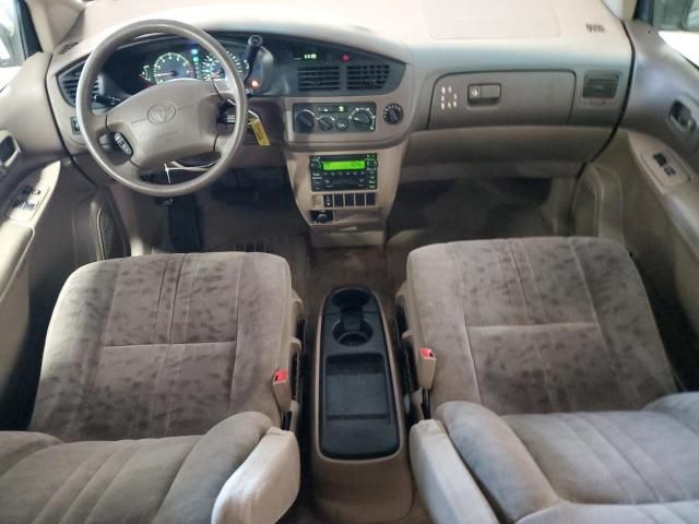 2001 Toyota Sienna LE