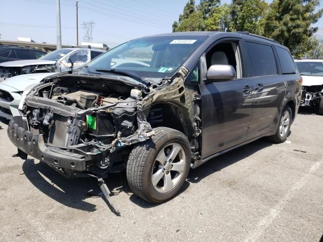 2014 Toyota Sienna LE