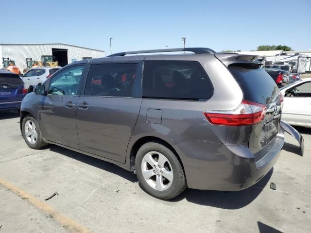 2016 Toyota Sienna LE