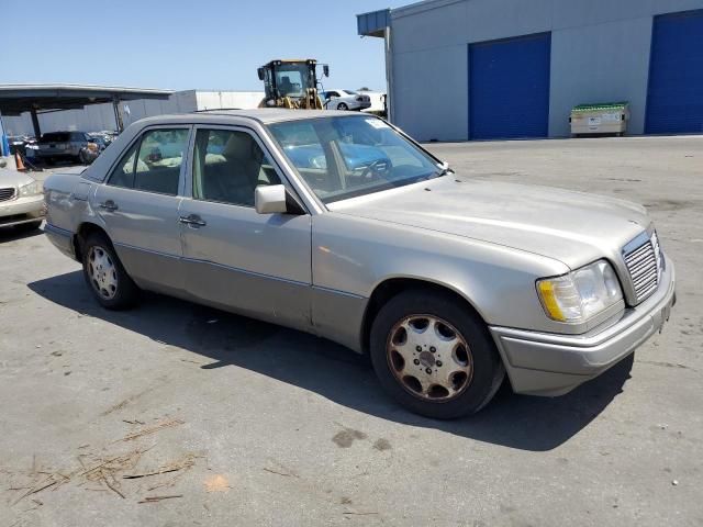 1995 Mercedes-Benz E 320 Base