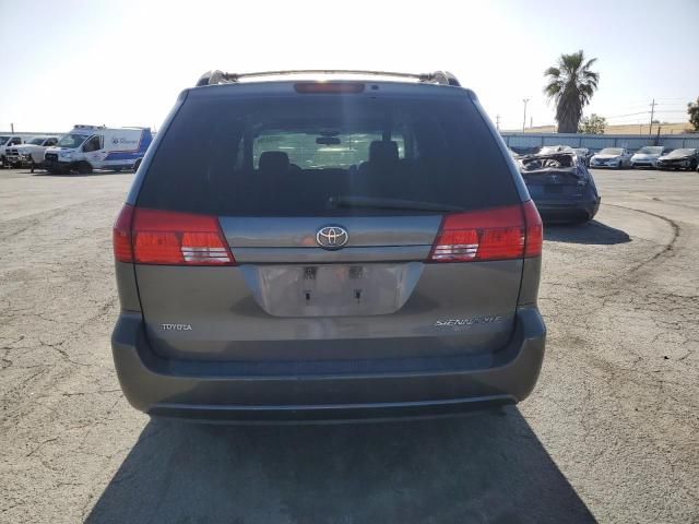 2004 Toyota Sienna XLE