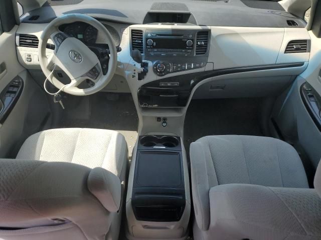 2013 Toyota Sienna LE