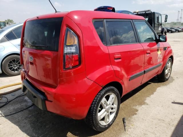 2010 KIA Soul +