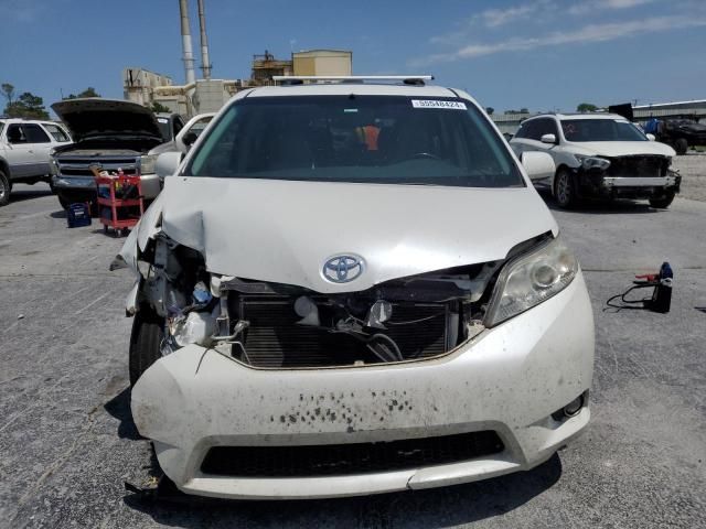 2012 Toyota Sienna XLE