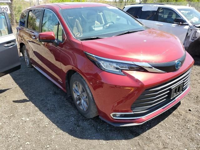 2021 Toyota Sienna XLE