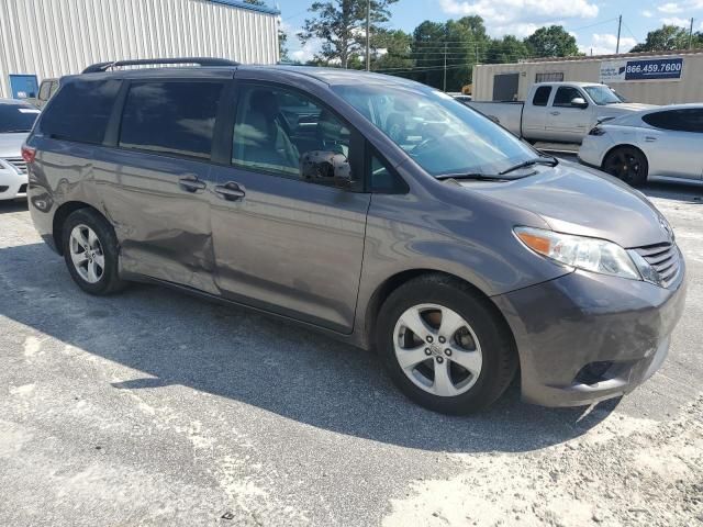 2017 Toyota Sienna LE