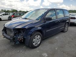 Salvage cars for sale from Copart Cahokia Heights, IL: 2013 Dodge Grand Caravan SE