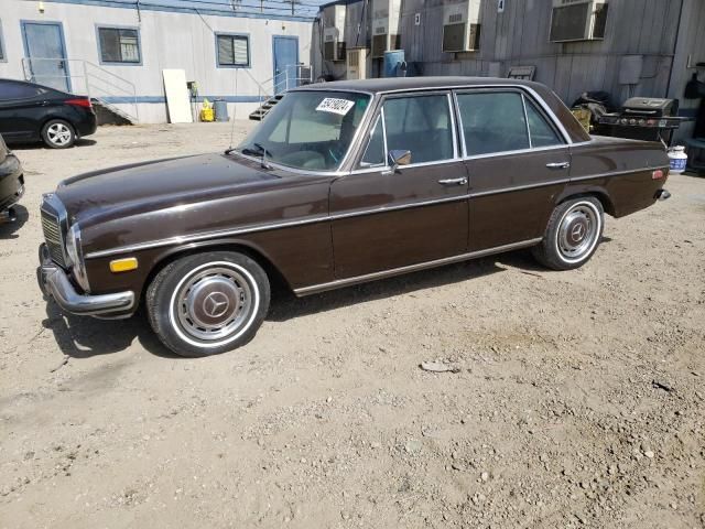 1972 Mercedes-Benz 220