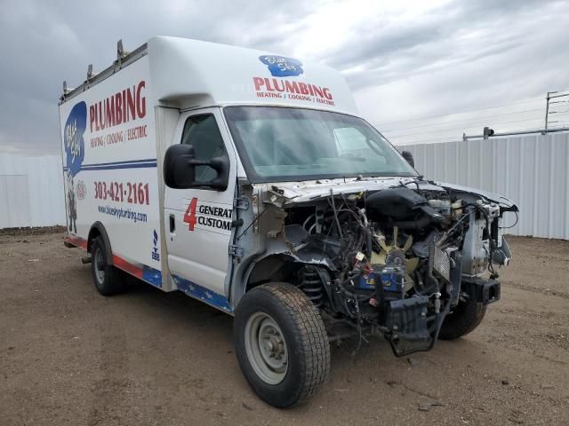 2017 Ford Econoline E350 Super Duty Cutaway Van